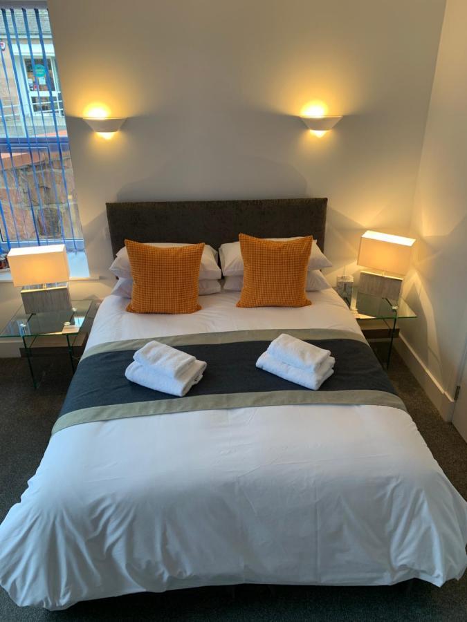 Muir Bank Hotel *